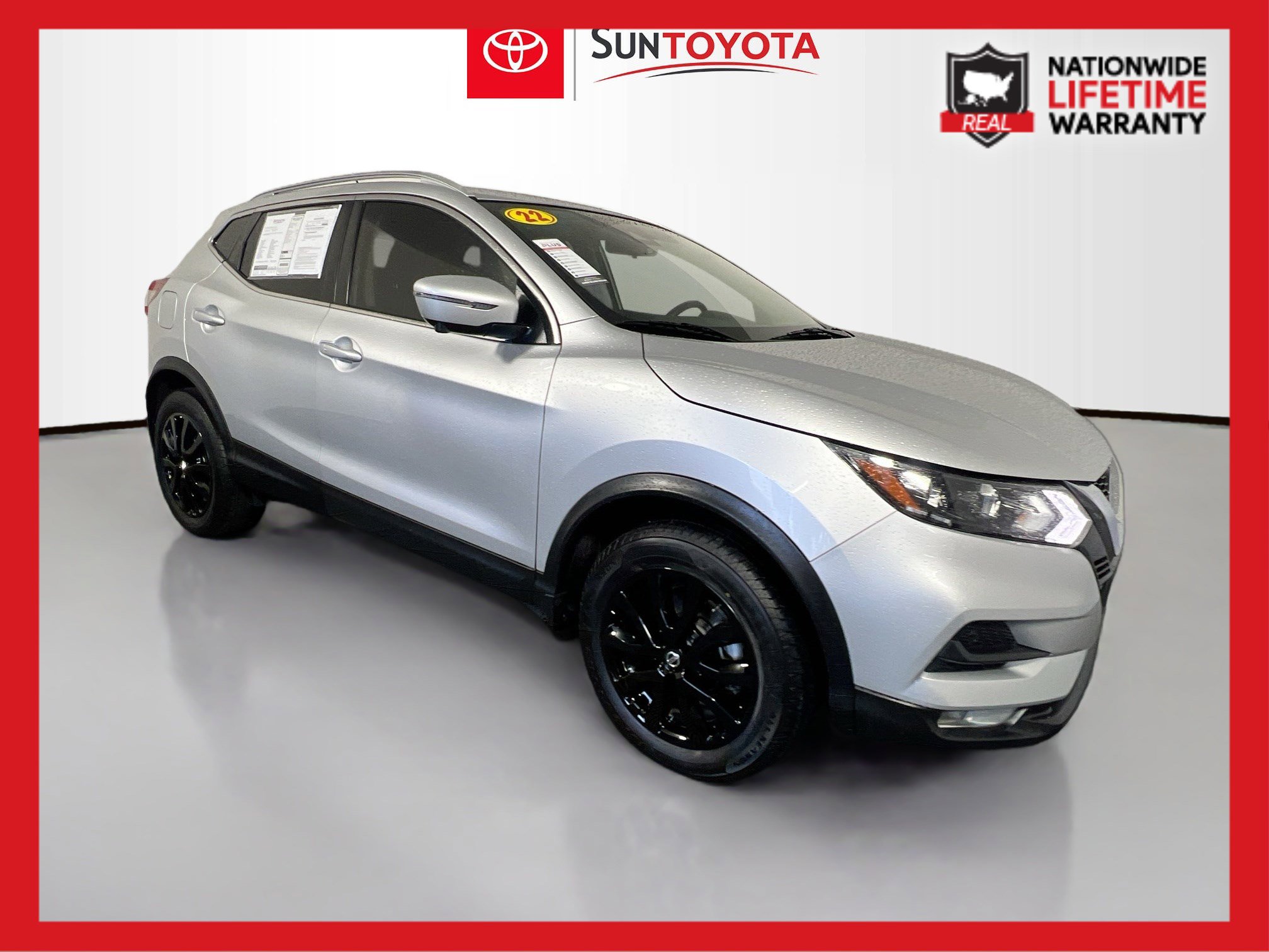 Used 2022 Nissan Rogue Sport SV w/ Technology Package image 1
