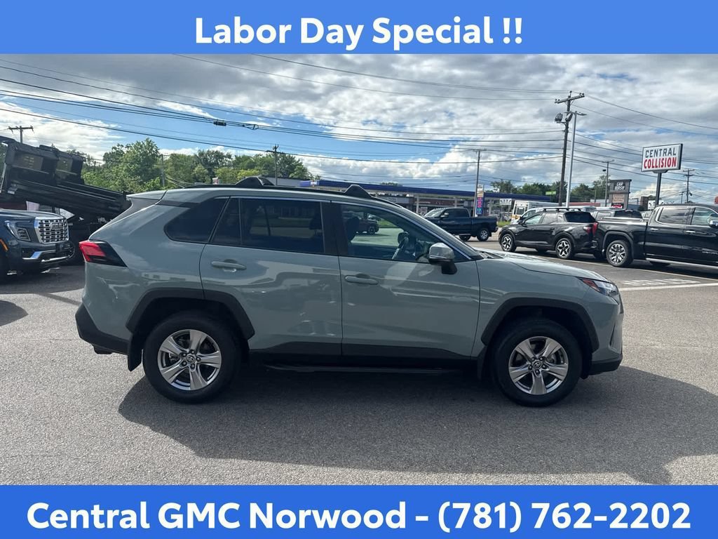 Used 2022 Toyota RAV4 XLE w/ Convenience Package AWD/4WD image 6