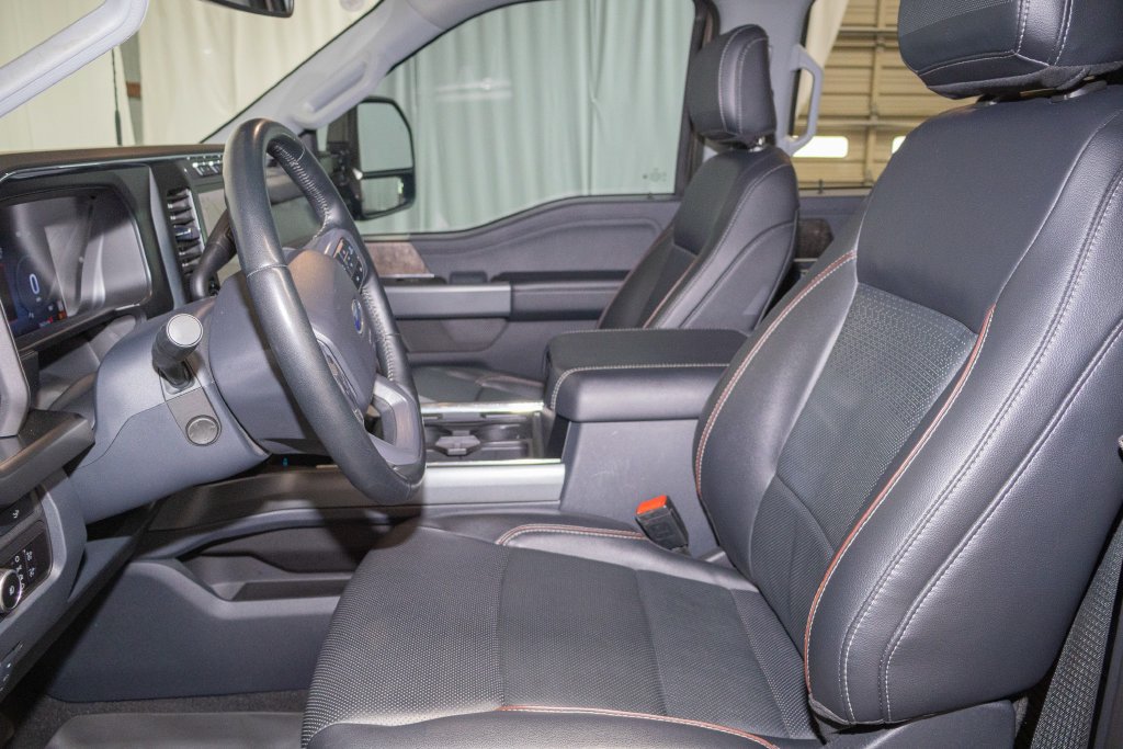 Used 2023 Ford F250 Lariat w/ Lariat Ultimate Package AWD/4WD image 12