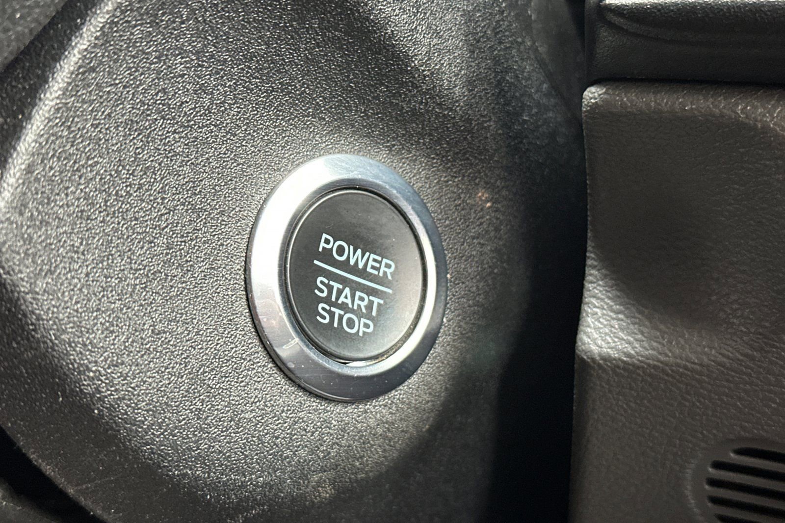 Used 2023 Ford E-Transit Medium Roof w/ Load Area Protection Package image 27