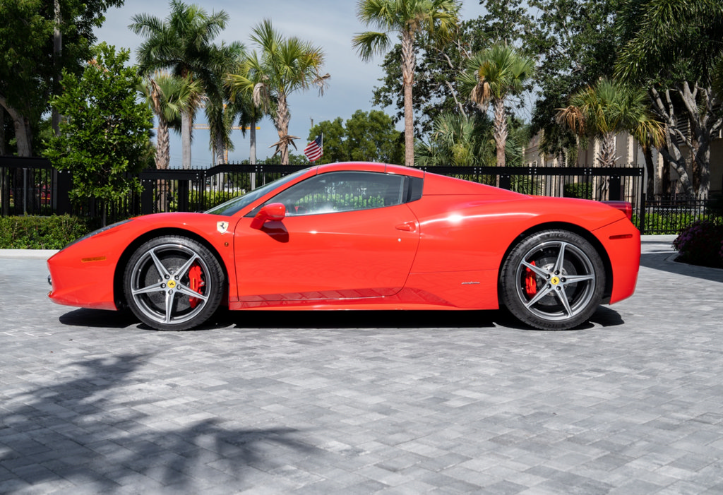 Used 2013 Ferrari 458 Spider RWD image 9