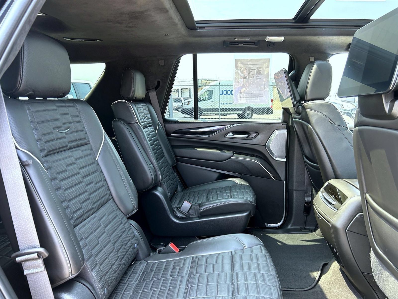 Used 2023 Cadillac Escalade V w/ Heavy-Duty Trailer Package AWD/4WD image 20