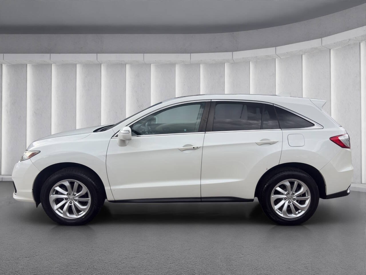 Used 2016 Acura RDX w/ Technology Package AWD/4WD image 2