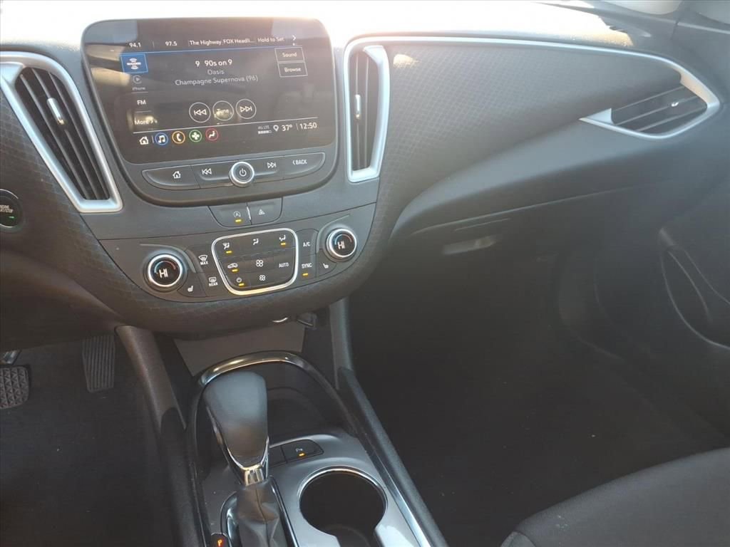 Used 2024 Chevrolet Malibu LT image 25
