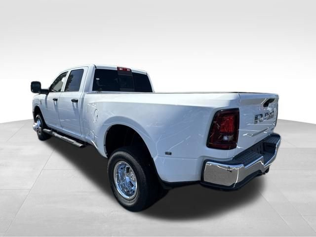 New 2026 RAM 3500 Tradesman AWD/4WD image 4