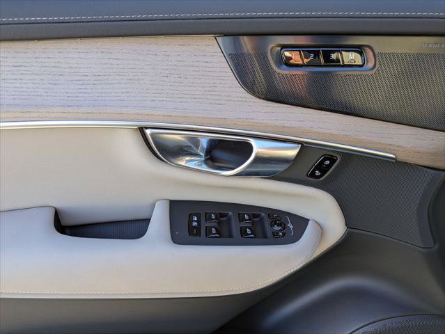 New 2026 Volvo XC90 T8 Plus image 7