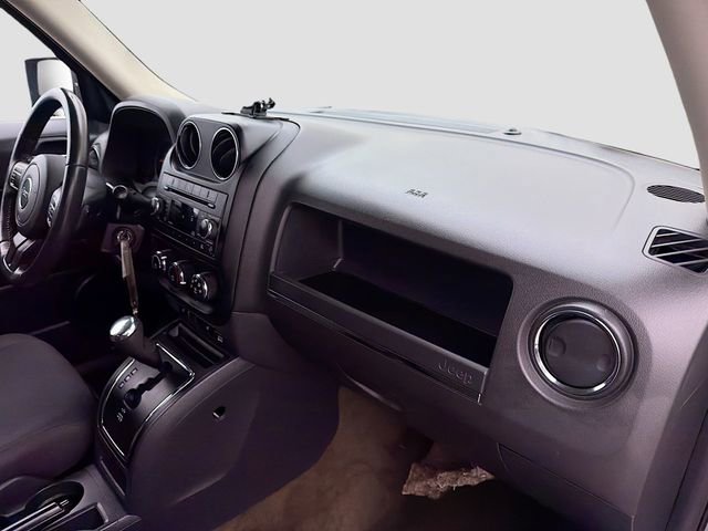 Used 2016 Jeep Patriot Latitude image 23