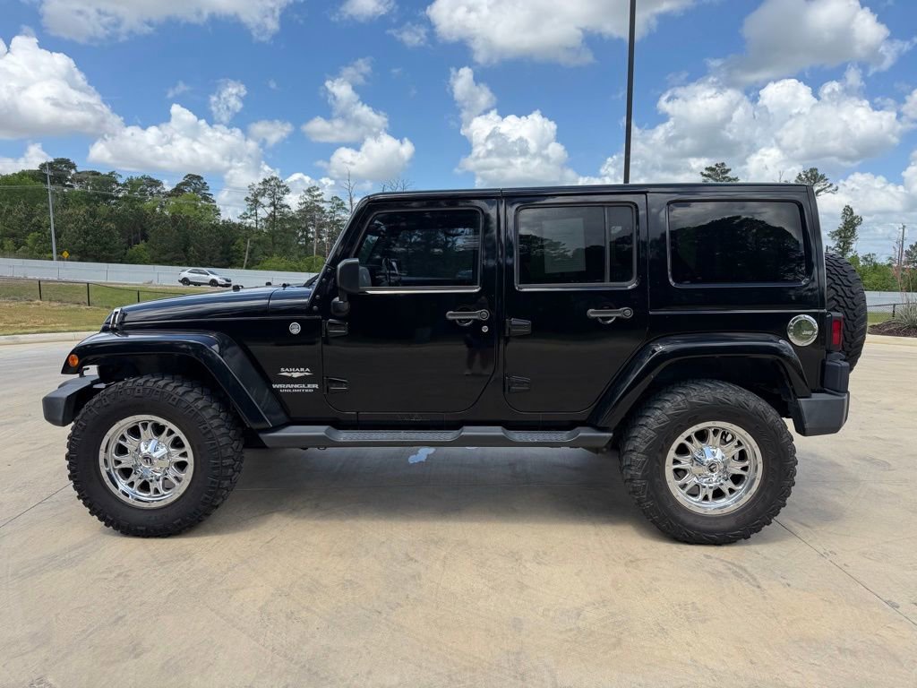 Used 2015 Jeep Wrangler Unlimited Sahara w/ Max Tow Package AWD/4WD image 2
