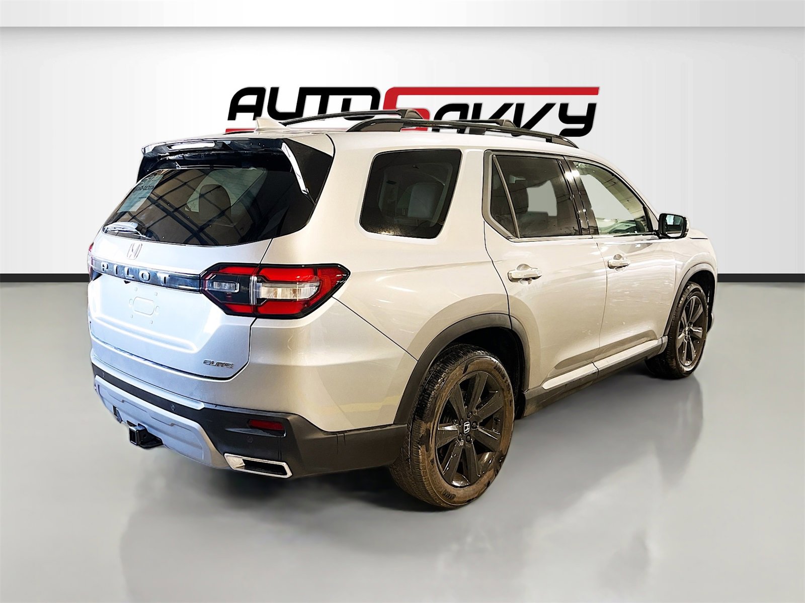 Used 2024 Honda Pilot Elite image 7