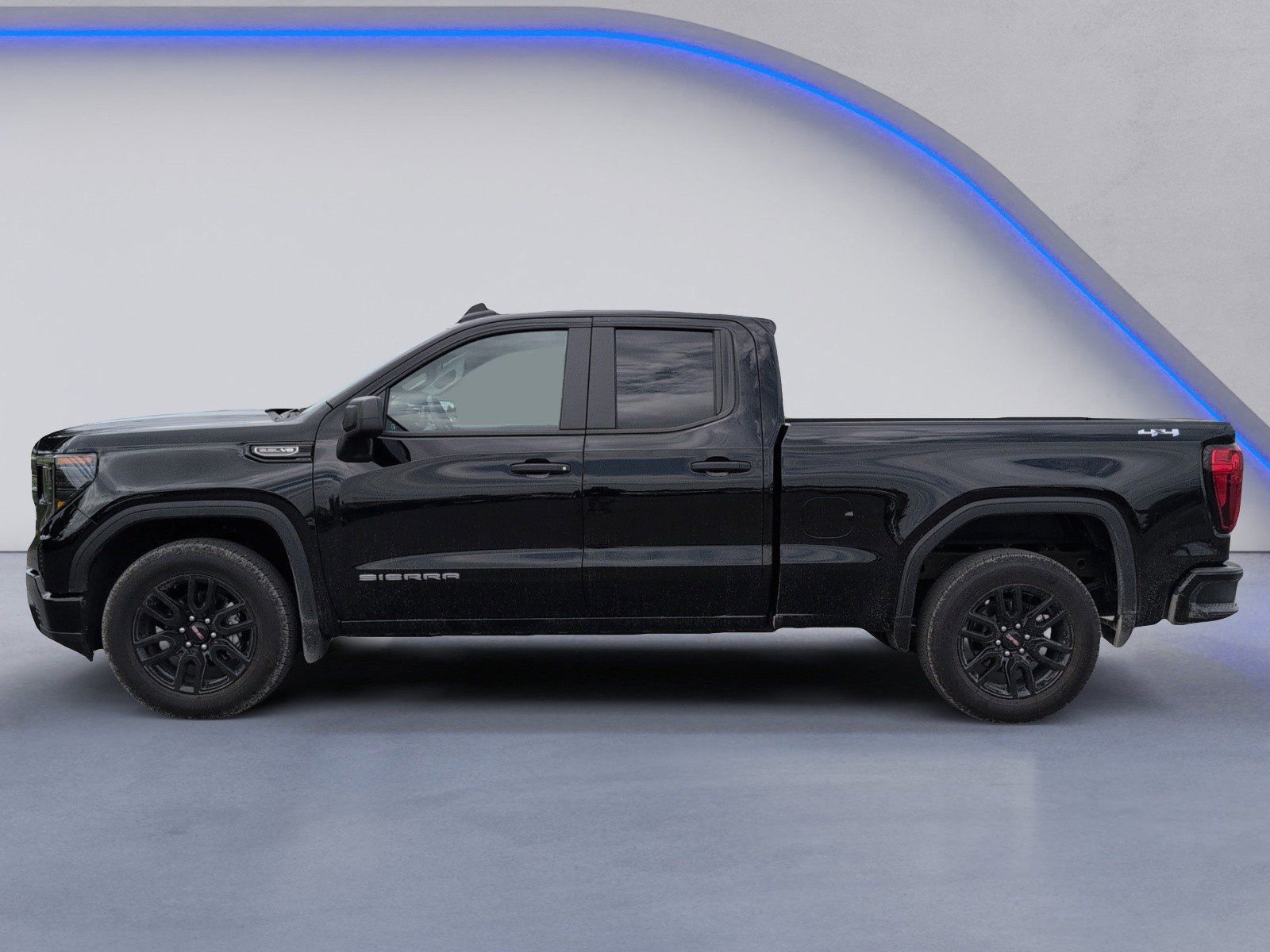 Used 2025 GMC Sierra 1500 Pro w/ Graphite Edition image 5