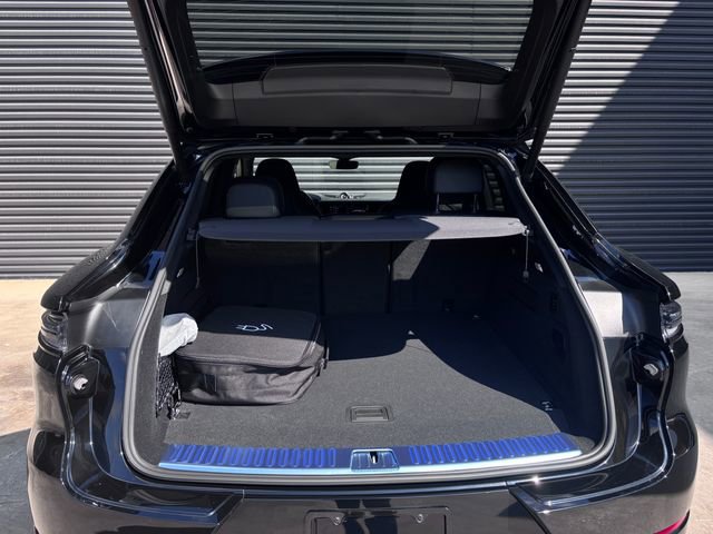 New 2026 Porsche Cayenne Turbo image 28