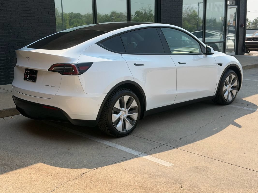 Used 2022 Tesla Model Y Long Range AWD/4WD image 11