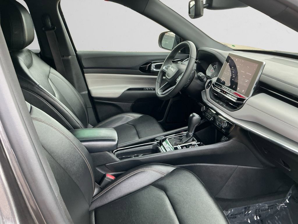 Used 2024 Jeep Compass Limited image 15