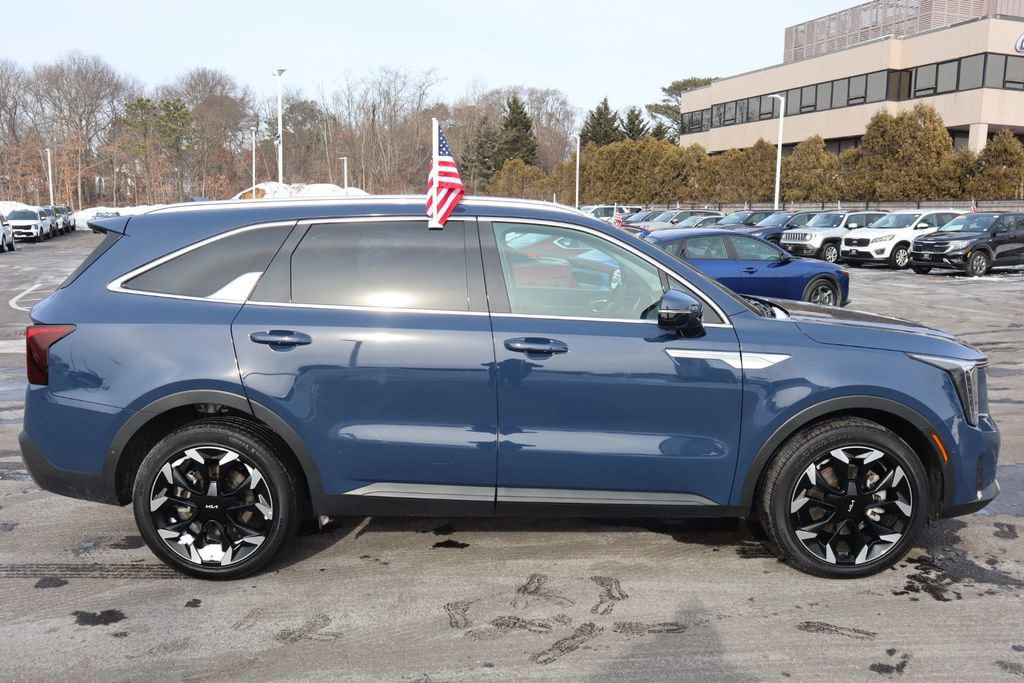 Used 2025 Kia Sorento SX image 4