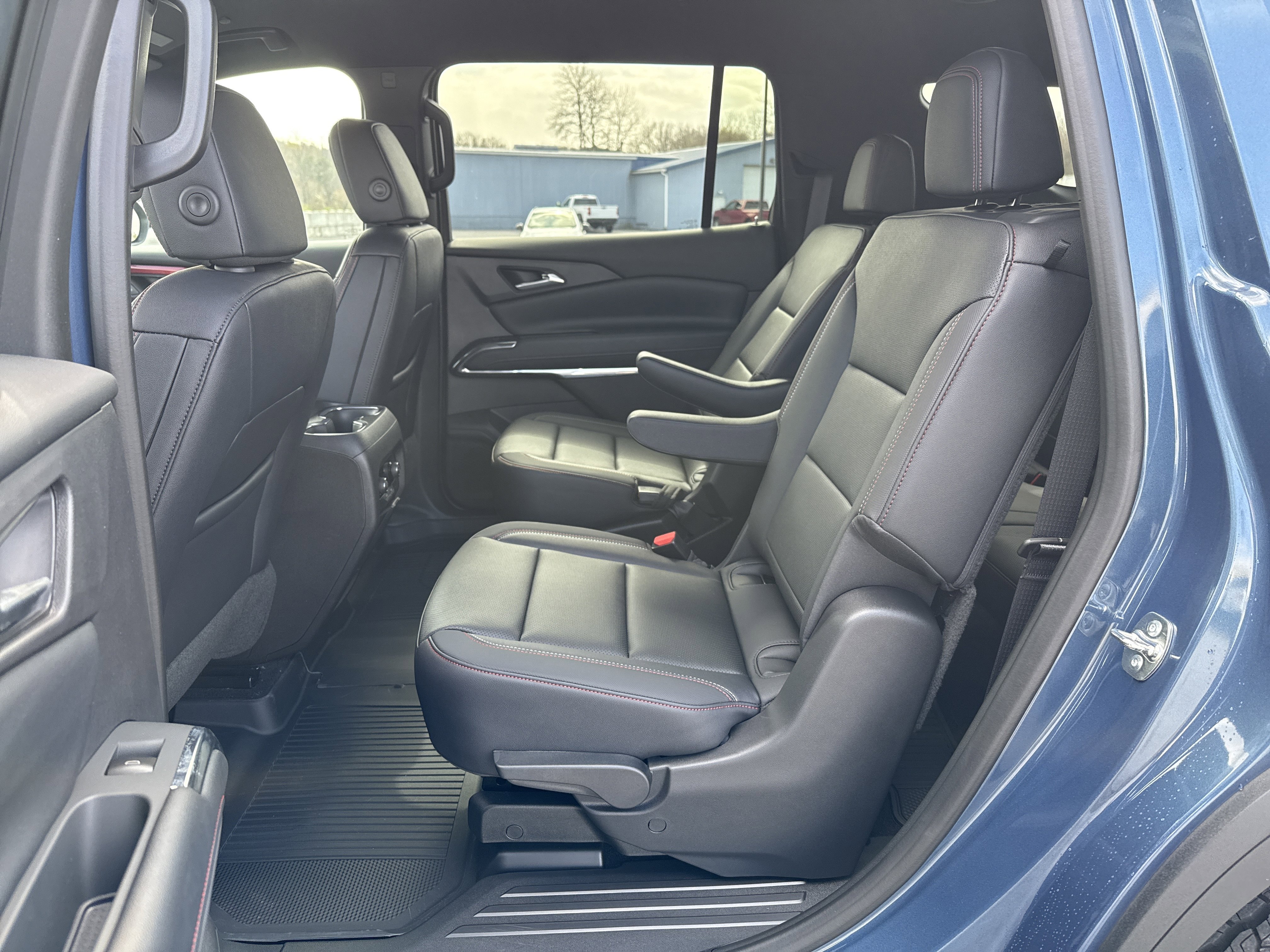 New 2026 Chevrolet Traverse Z71 w/ Driver Confidence Package image 13