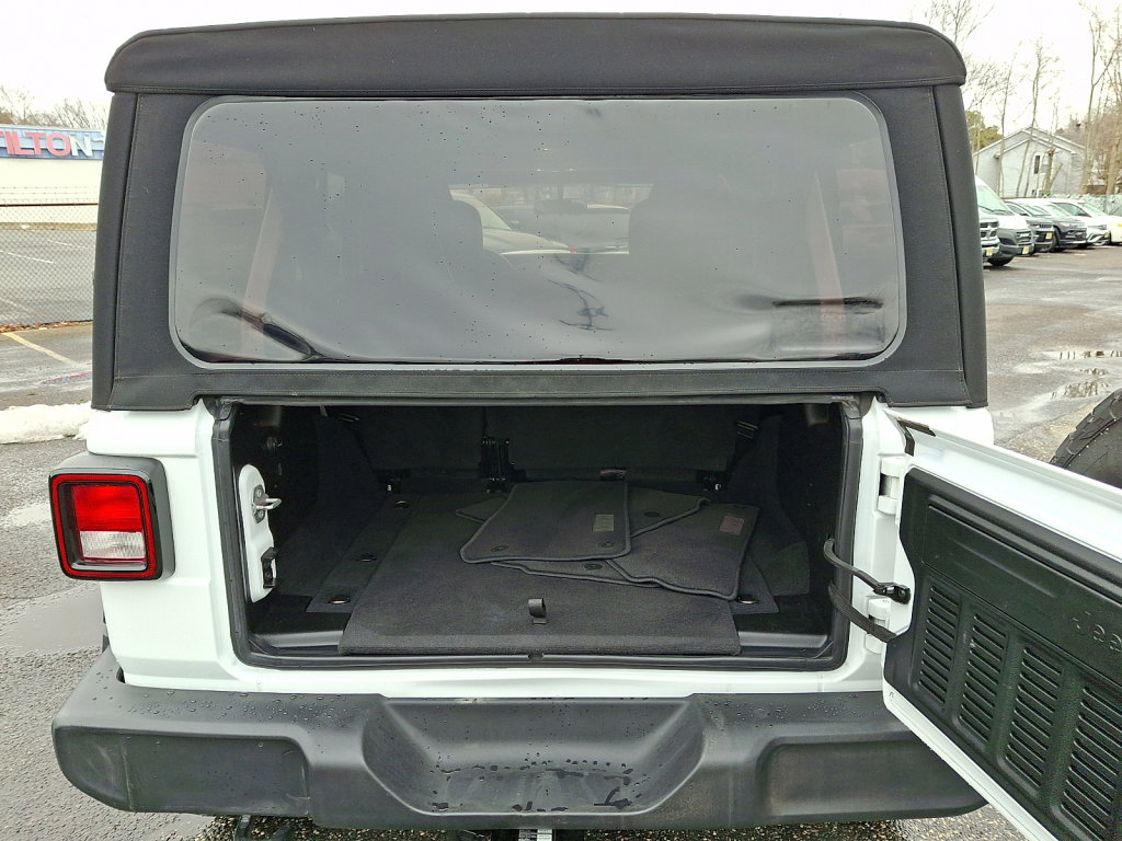 Used 2022 Jeep Wrangler Unlimited Sport image 17