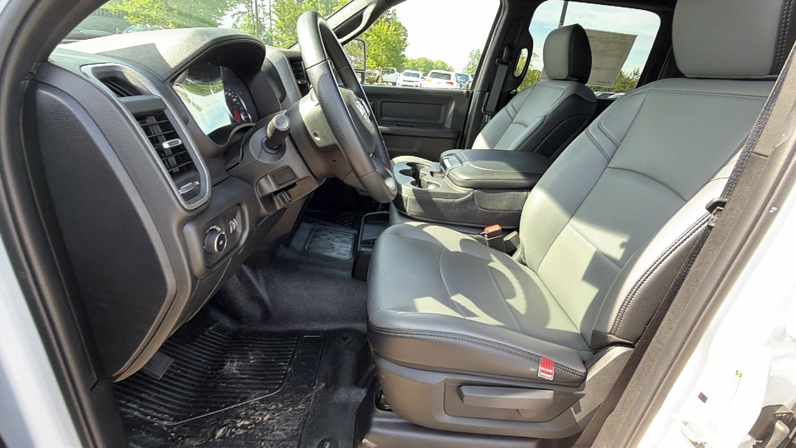 New 2026 RAM 5500 Tradesman w/ Chrome Appearance Group AWD/4WD image 17