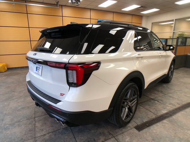Used 2025 Ford Explorer ST w/ Sun And Sound Package AWD/4WD image 7