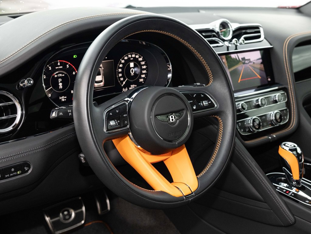 Used 2024 Bentley Bentayga Extended Wheelbase AWD/4WD image 27