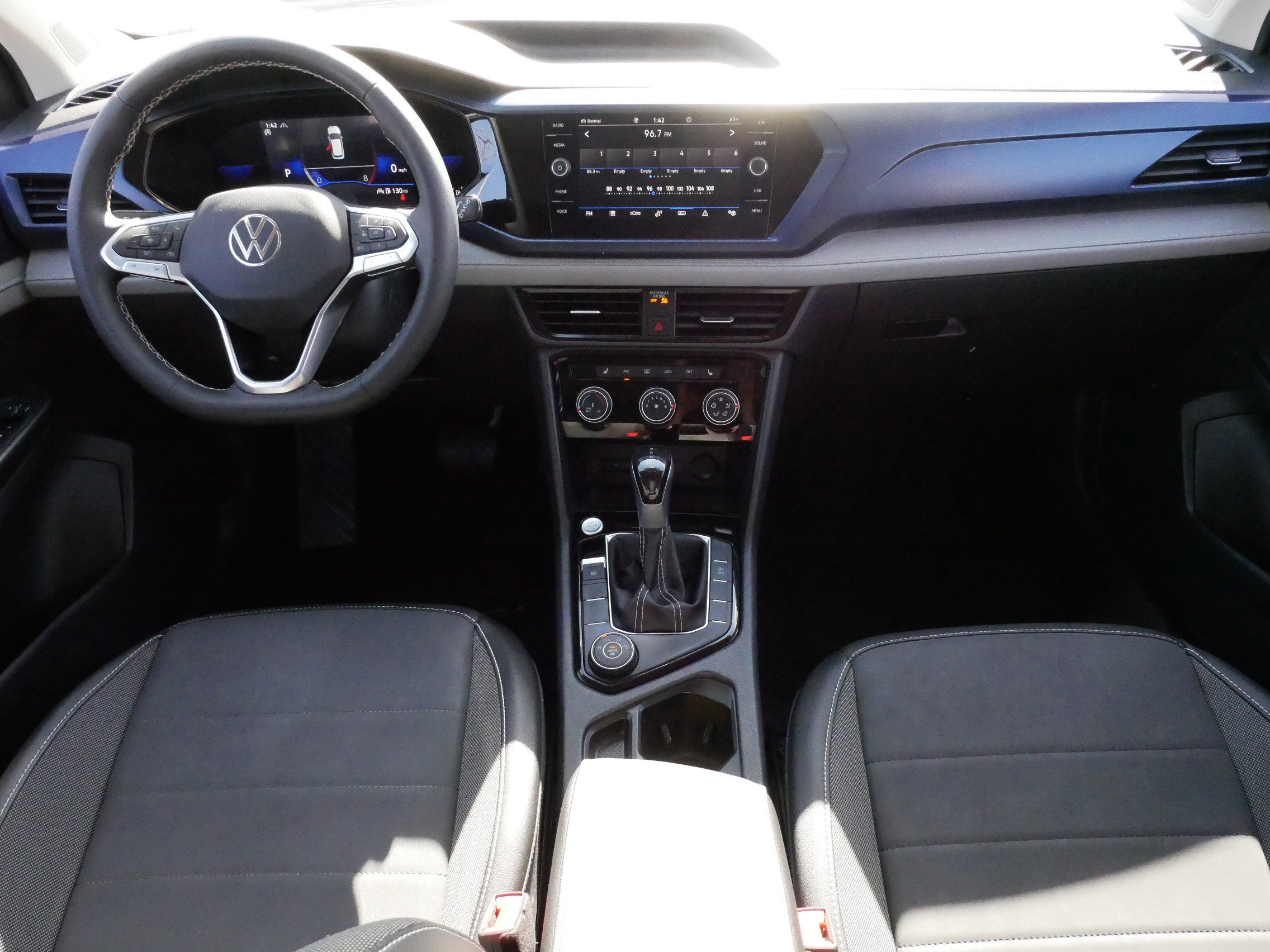 Certified 2023 Volkswagen Taos SE w/ Black Wheel Package image 10