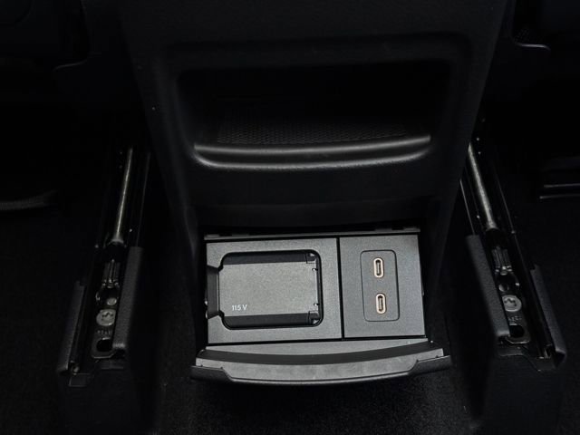 Used 2025 Mercedes-Benz GLA 250 4MATIC image 36