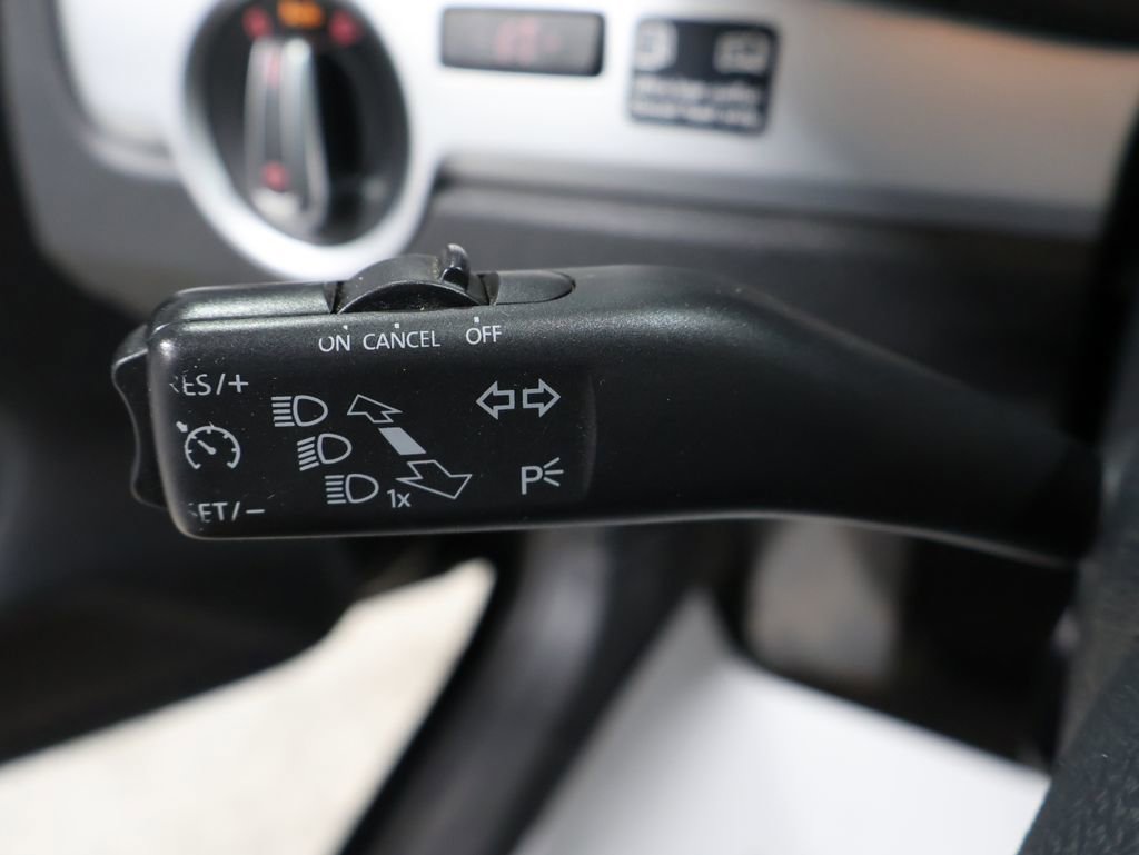 Used 2012 Volkswagen Passat TDI SE image 35