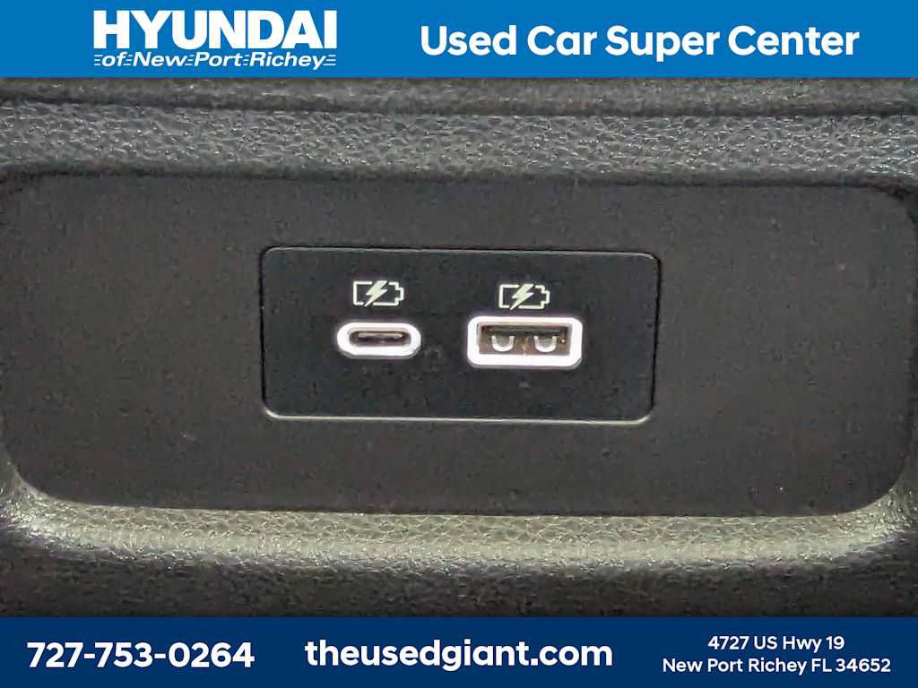 Used 2024 Nissan Pathfinder SV w/ Lighting Package (N92) FWD image 19