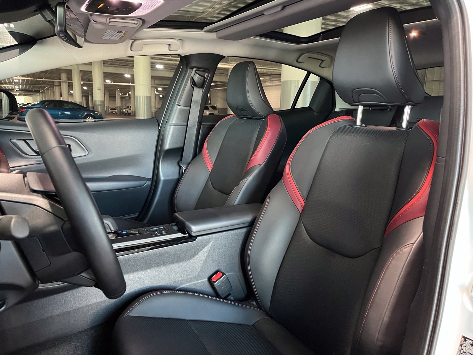 Used 2024 Toyota Prius Prime FWD image 15