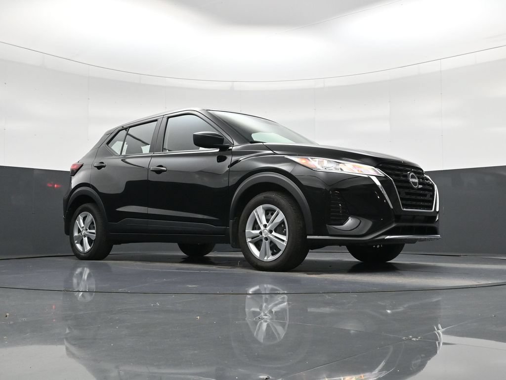 Certified 2025 Nissan Kicks Play S FWD image 19