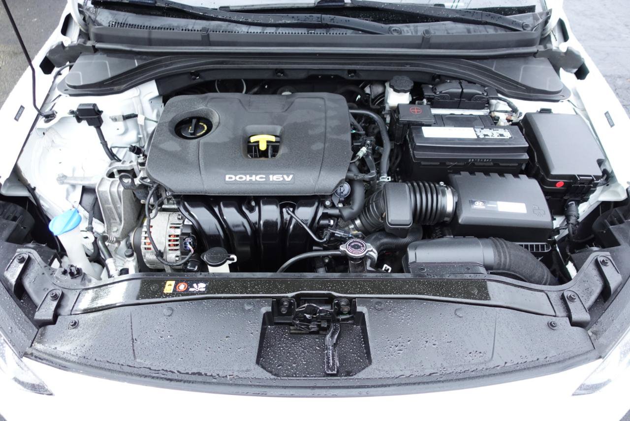 Used 2017 Hyundai Elantra SE FWD image 21