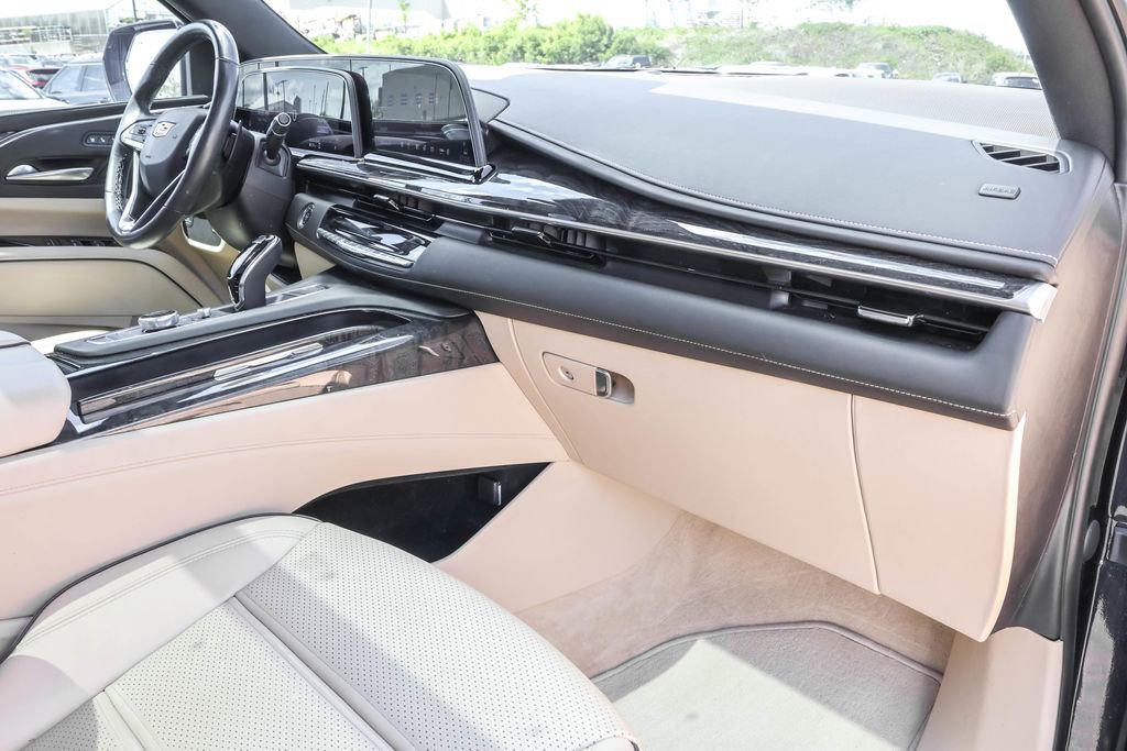 Used 2023 Cadillac Escalade Premium Luxury AWD/4WD image 38