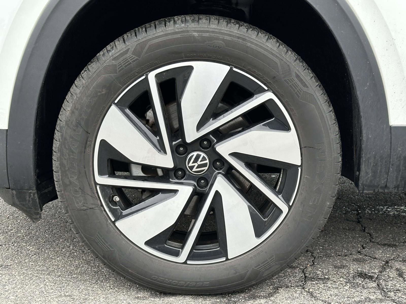 Certified 2024 Volkswagen Atlas SEL image 7