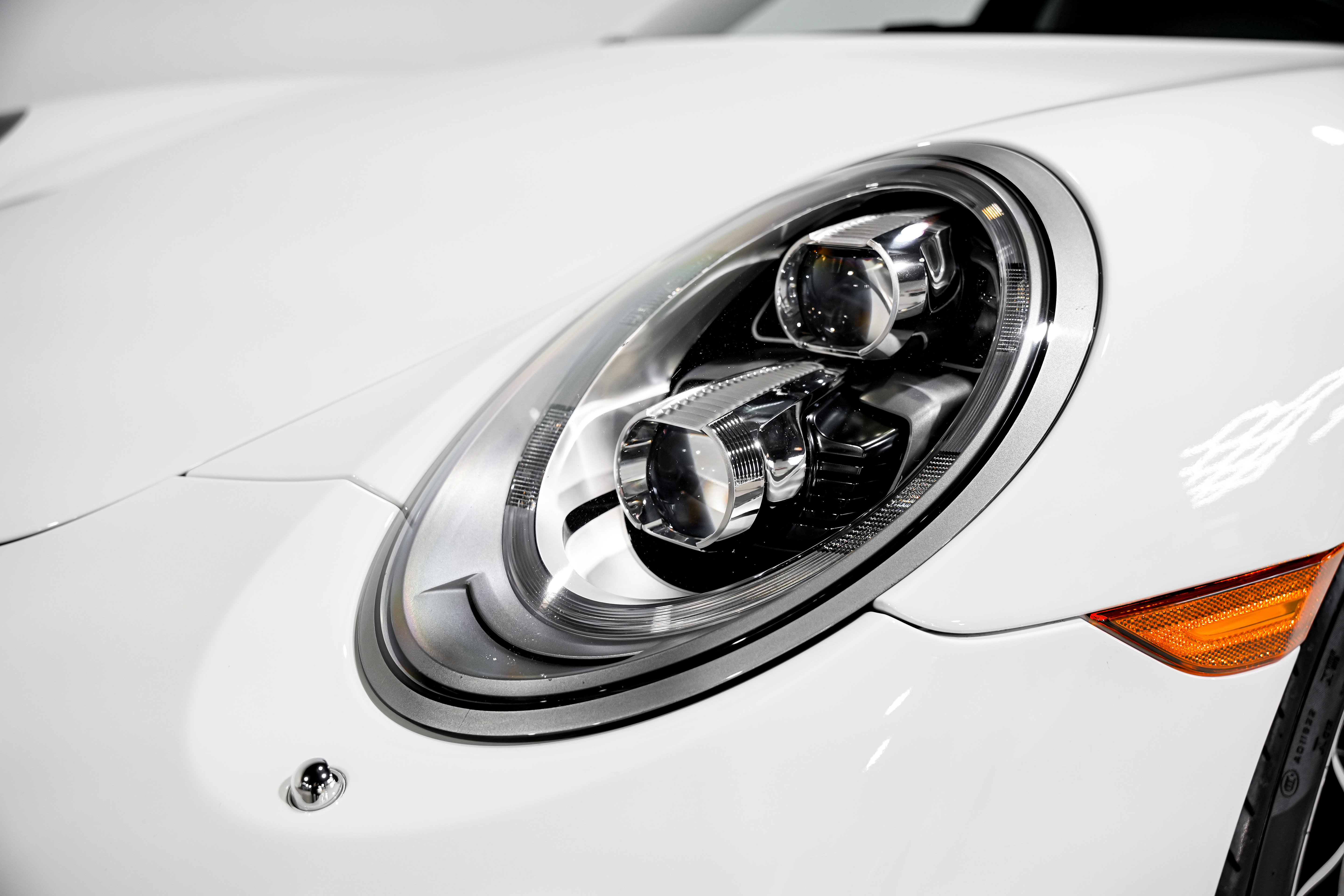 Used 2016 Porsche 911 Turbo S image 32