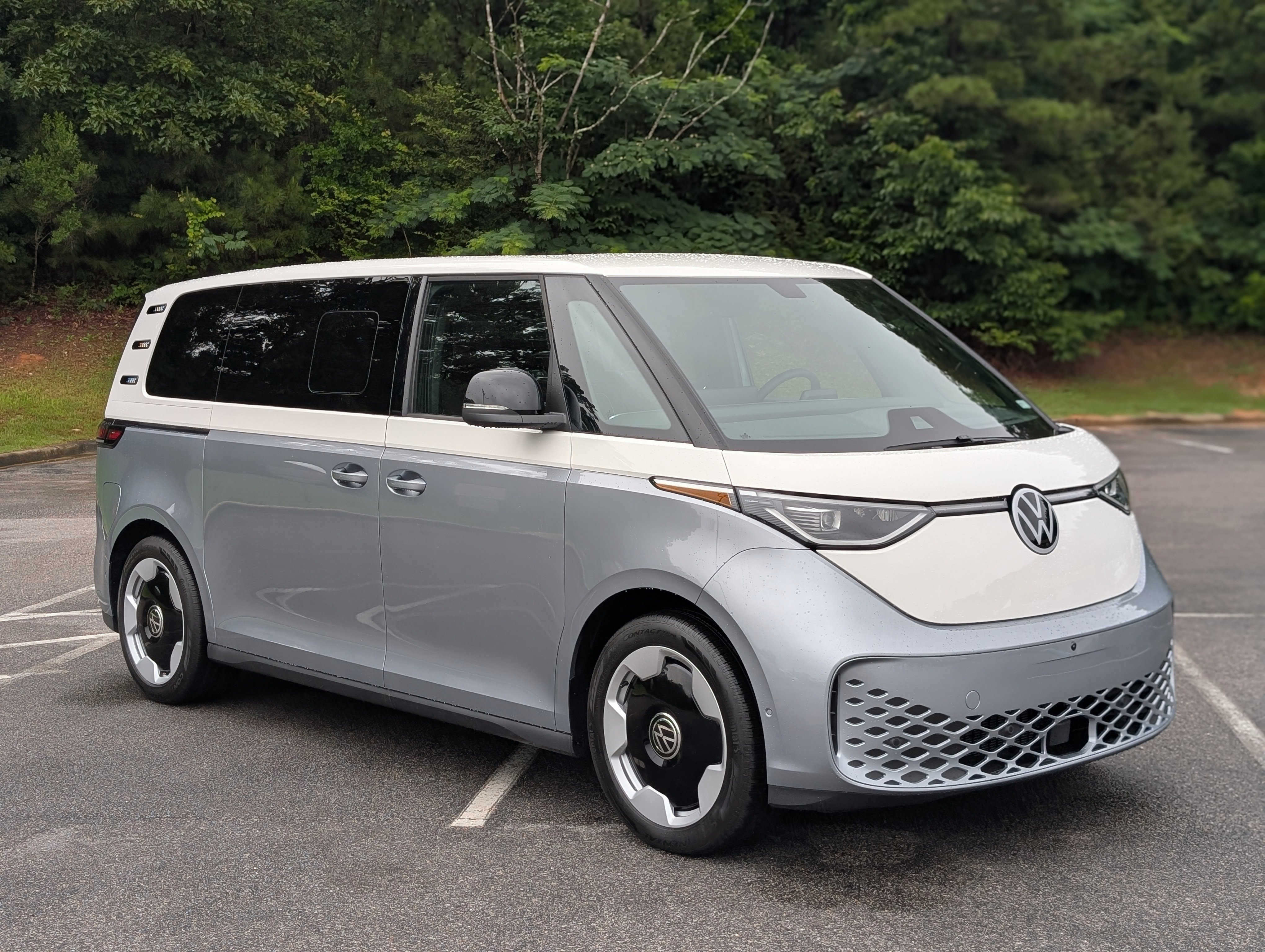 Used 2025 Volkswagen ID. Buzz Pro S Plus RWD image 11