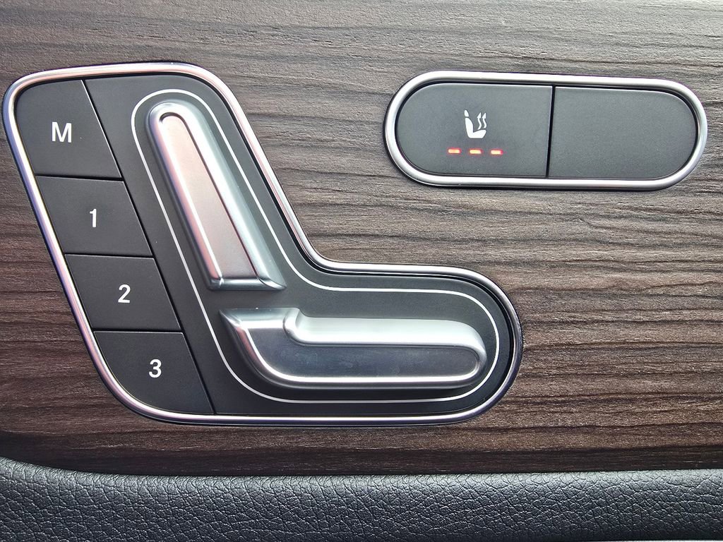 Certified 2026 Mercedes-Benz GLA 250 4MATIC image 6