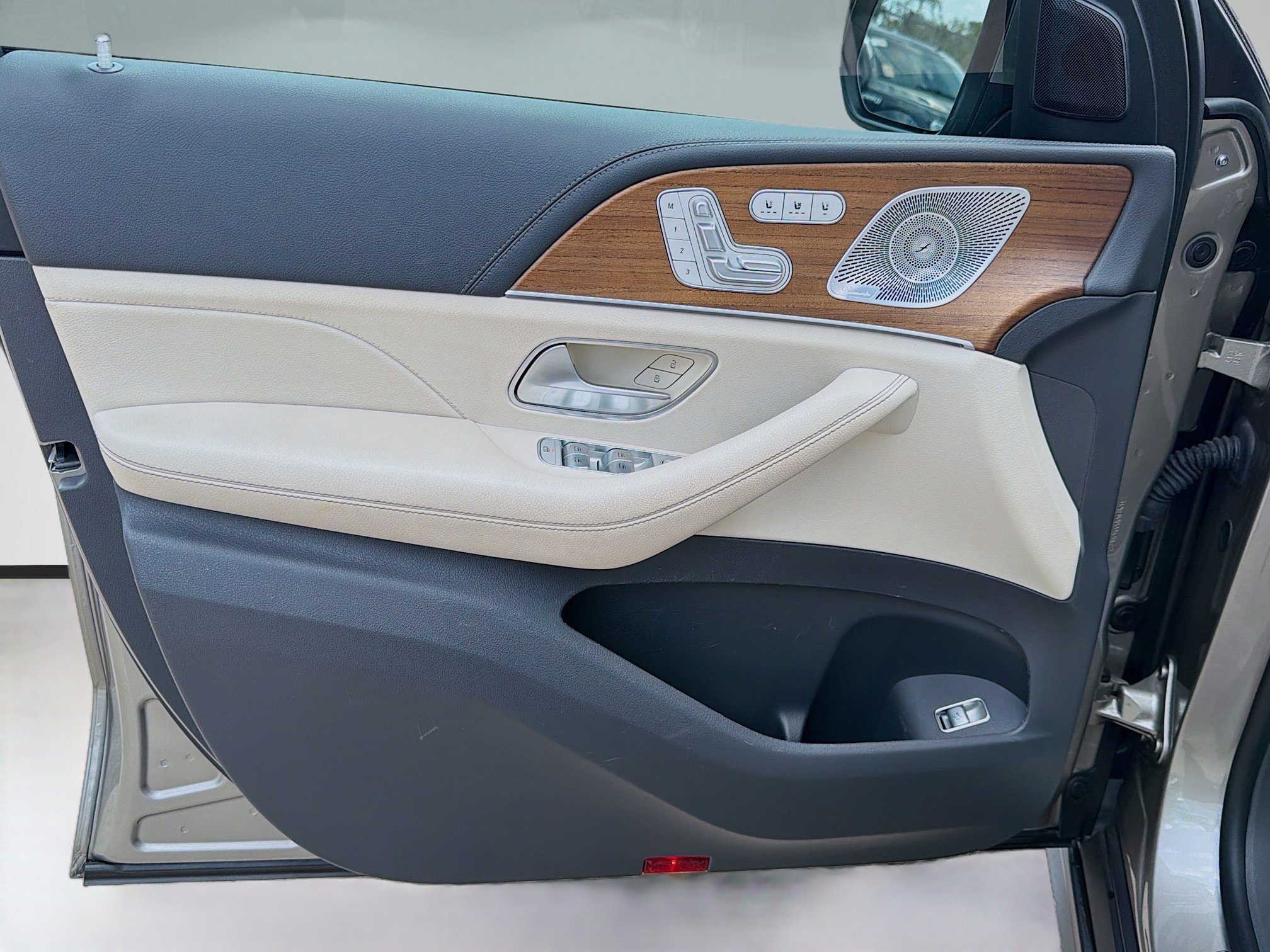 Used 2020 Mercedes-Benz GLS 450 4MATIC image 23