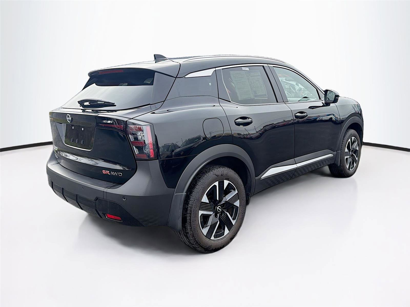 Used 2025 Nissan Kicks SR image 7