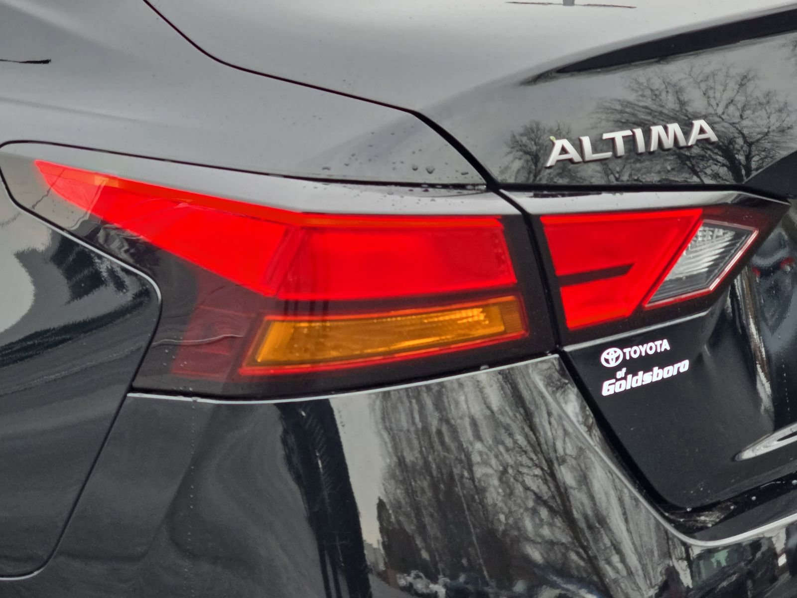 Used 2024 Nissan Altima 2.5 SV image 32