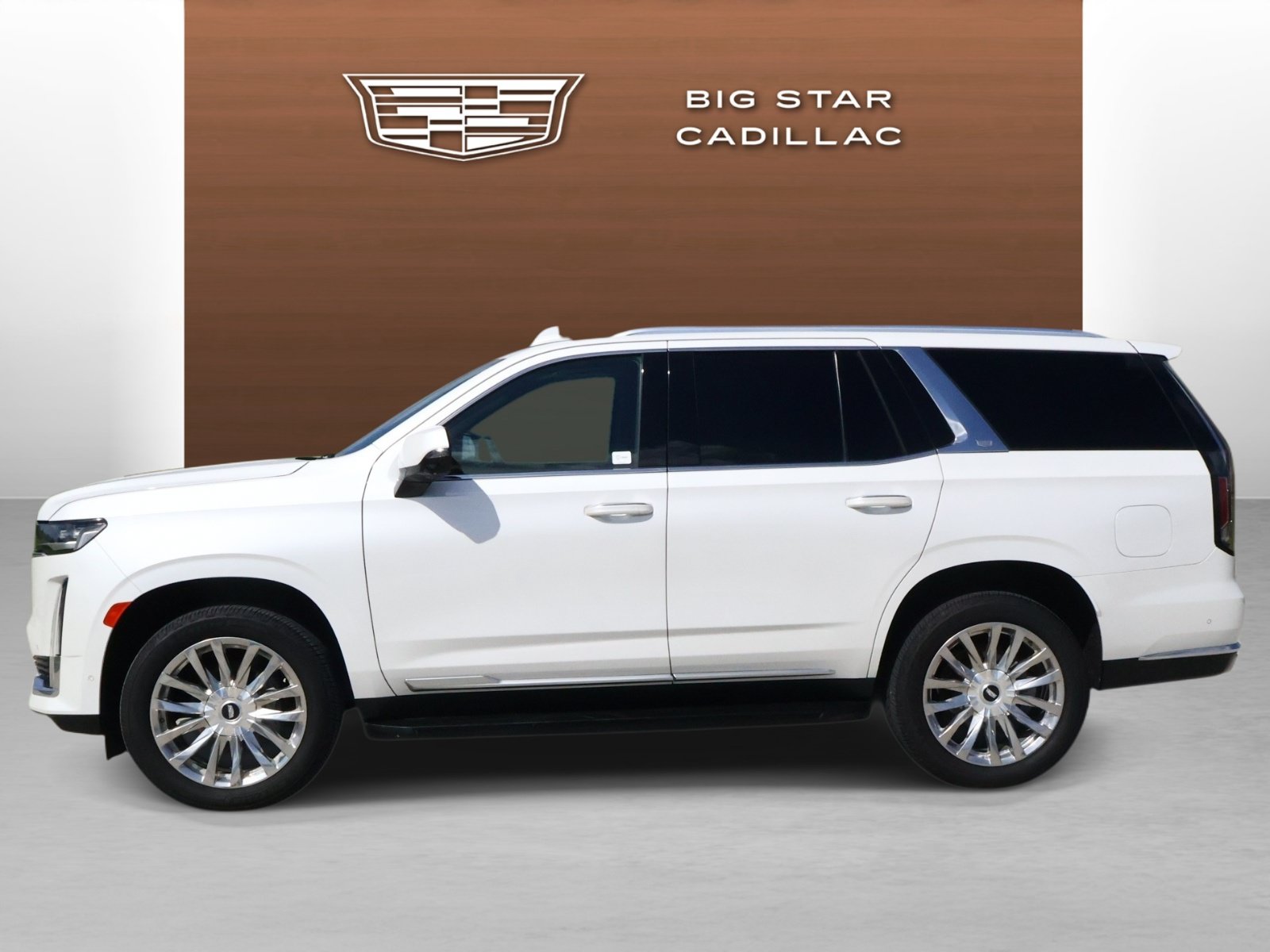 Used 2021 Cadillac Escalade Premium Luxury RWD image 2