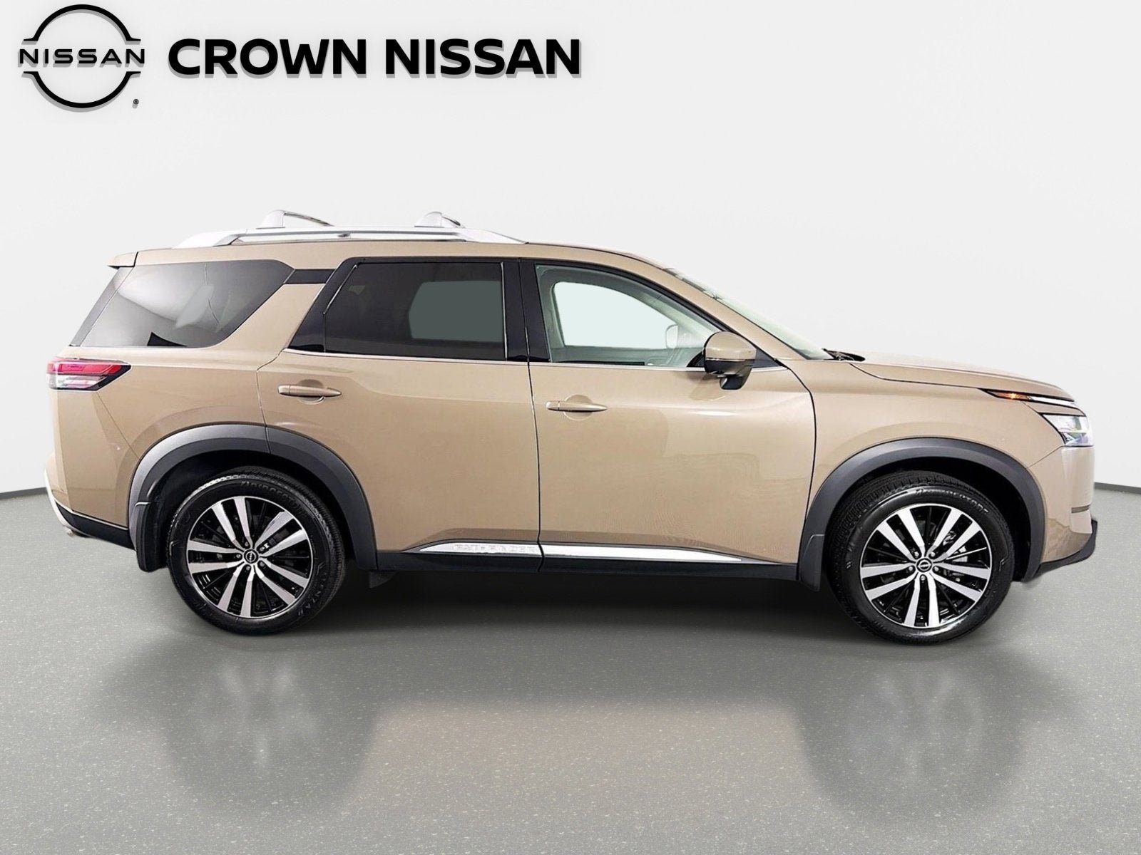Certified 2024 Nissan Pathfinder Platinum w/ Cargo Package AWD/4WD image 4