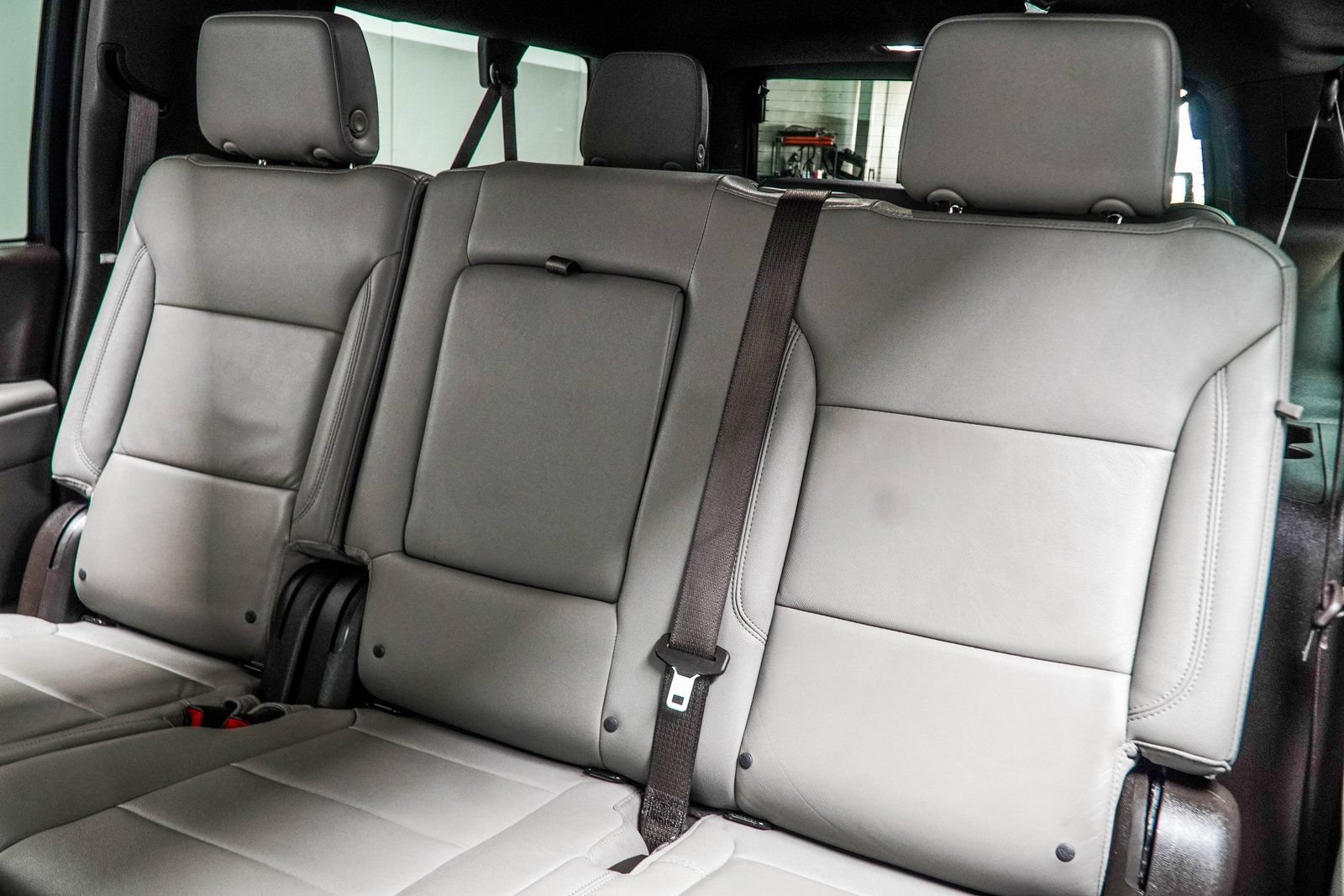 Used 2025 Chevrolet Suburban LT AWD/4WD image 46