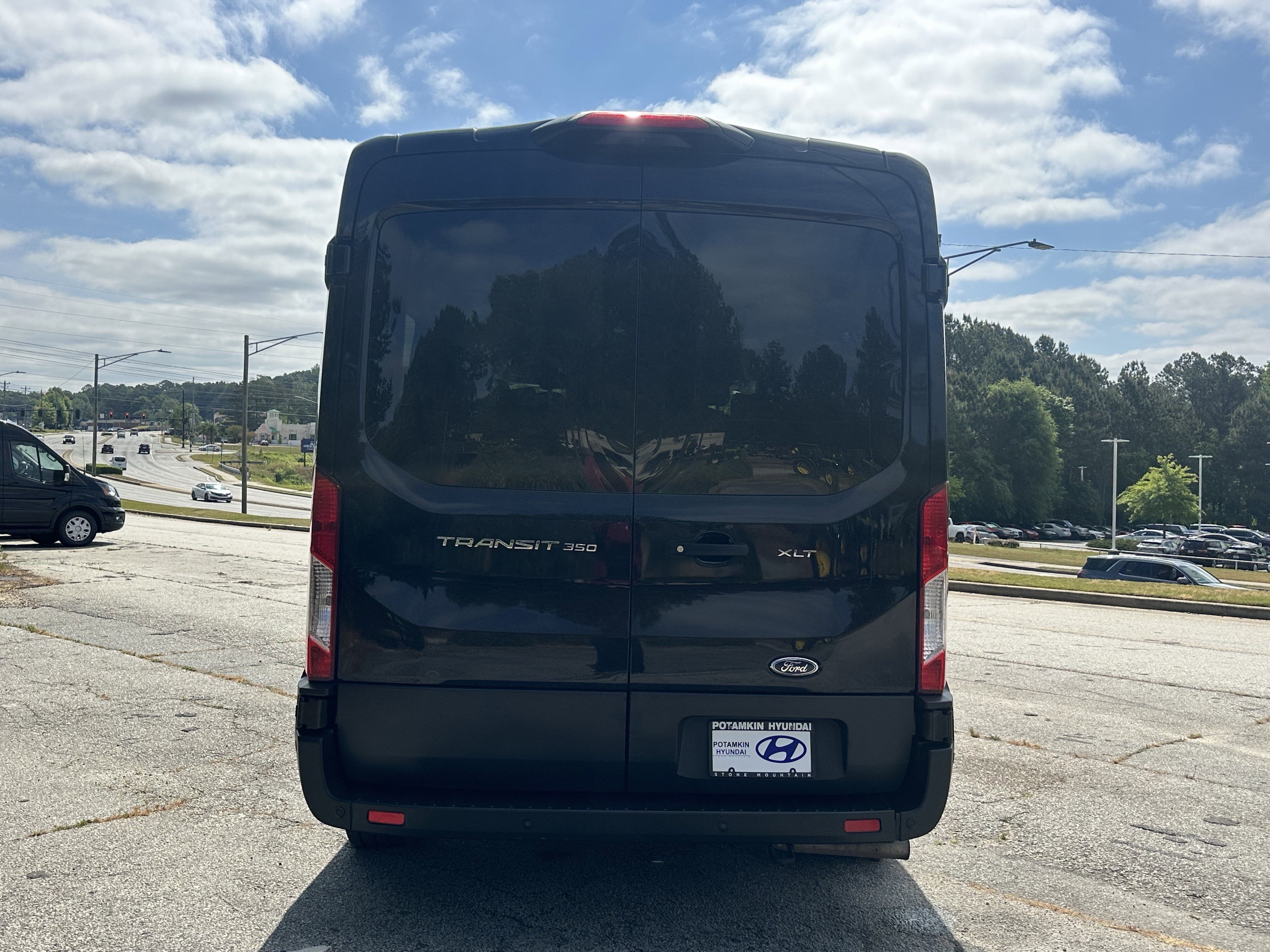 Used 2023 Ford Transit 350 XLT RWD image 8