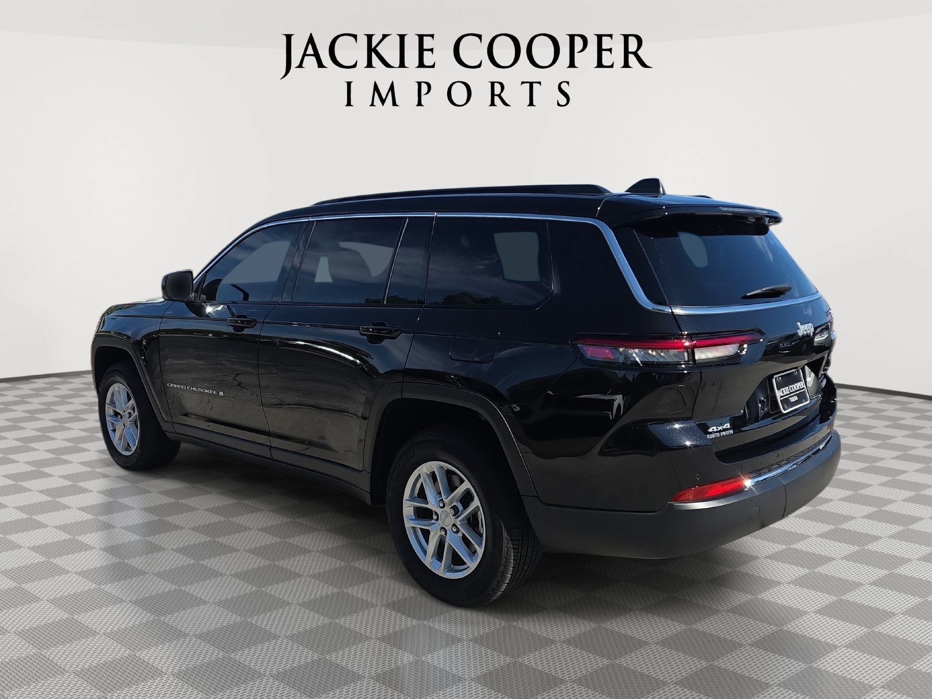 Used 2025 Jeep Grand Cherokee L Laredo w/ Luxury Tech Group I AWD/4WD image 7
