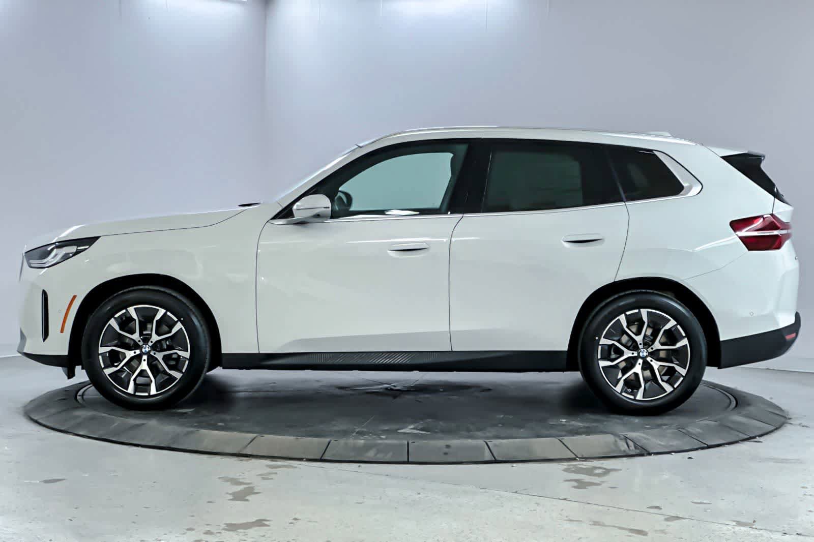 Used 2026 BMW X3 xDrive30 w/ Premium Package AWD/4WD image 5