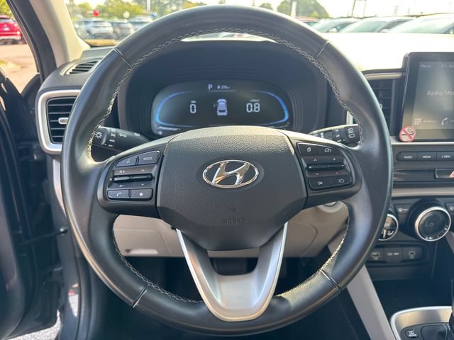 Used 2024 Hyundai Venue SEL FWD image 17