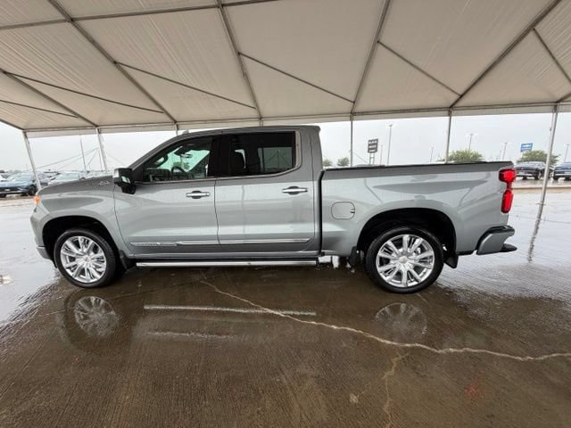 Used 2025 Chevrolet Silverado 1500 High Country AWD/4WD image 8