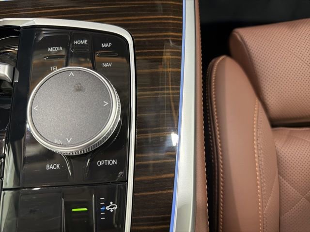 Used 2026 BMW X7 xDrive40i w/ Premium Package image 43