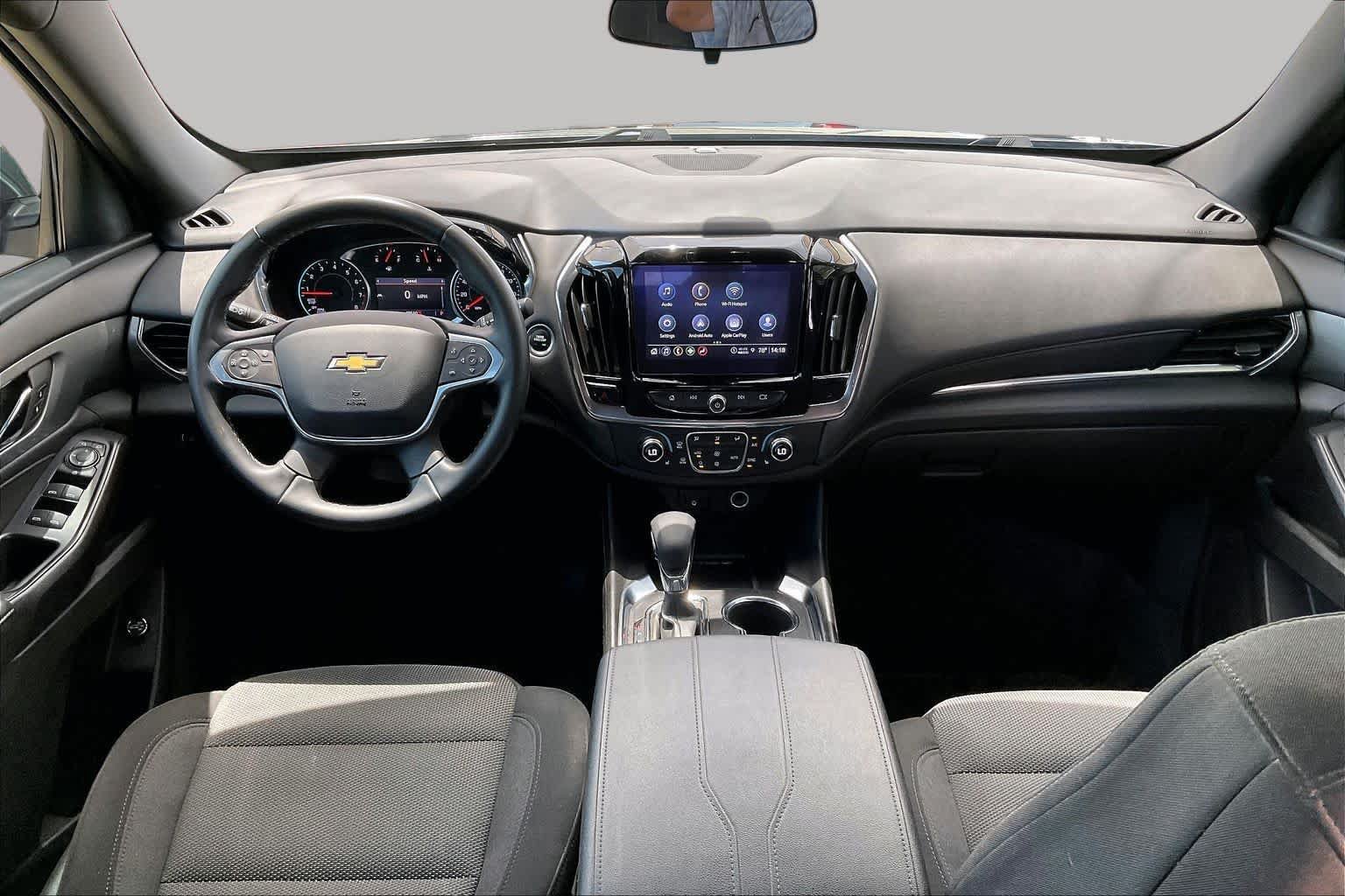 Used 2023 Chevrolet Traverse LT FWD image 14