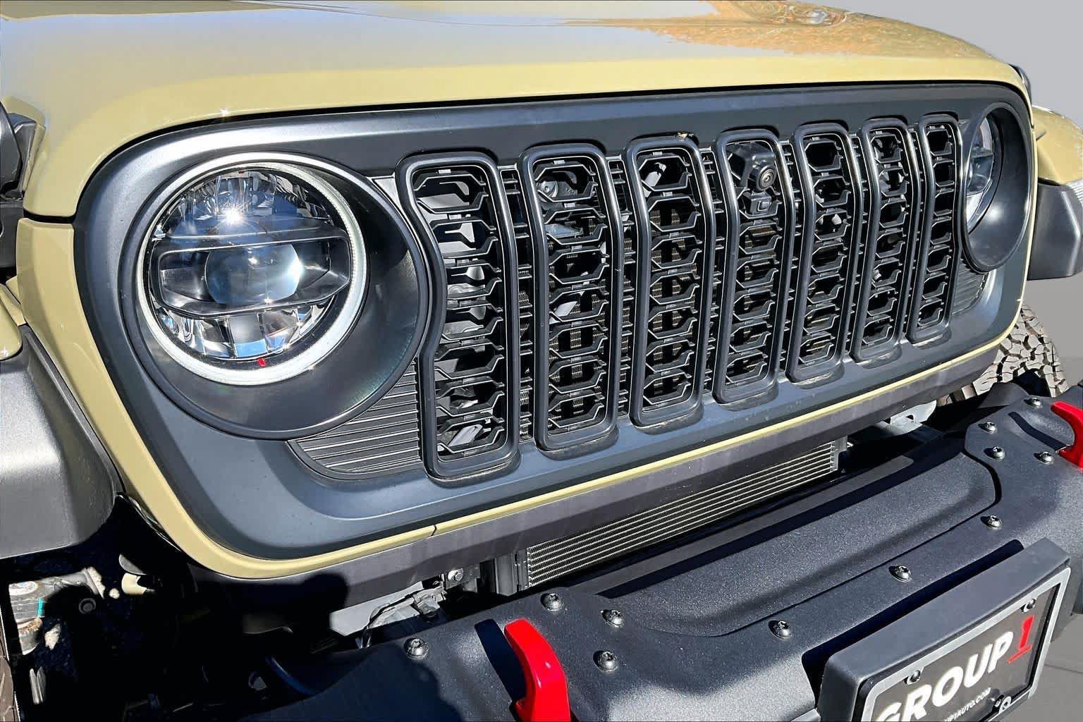 Used 2025 Jeep Wrangler Rubicon AWD/4WD image 29