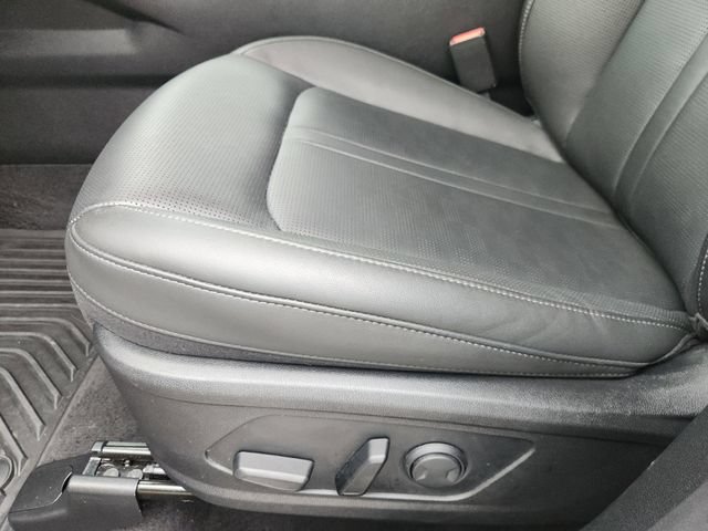 Used 2025 Kia Sorento S FWD image 18